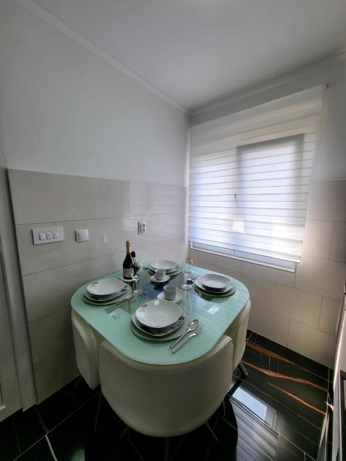 Apartman Dora With Sea View And Terrace Umag Exterior photo