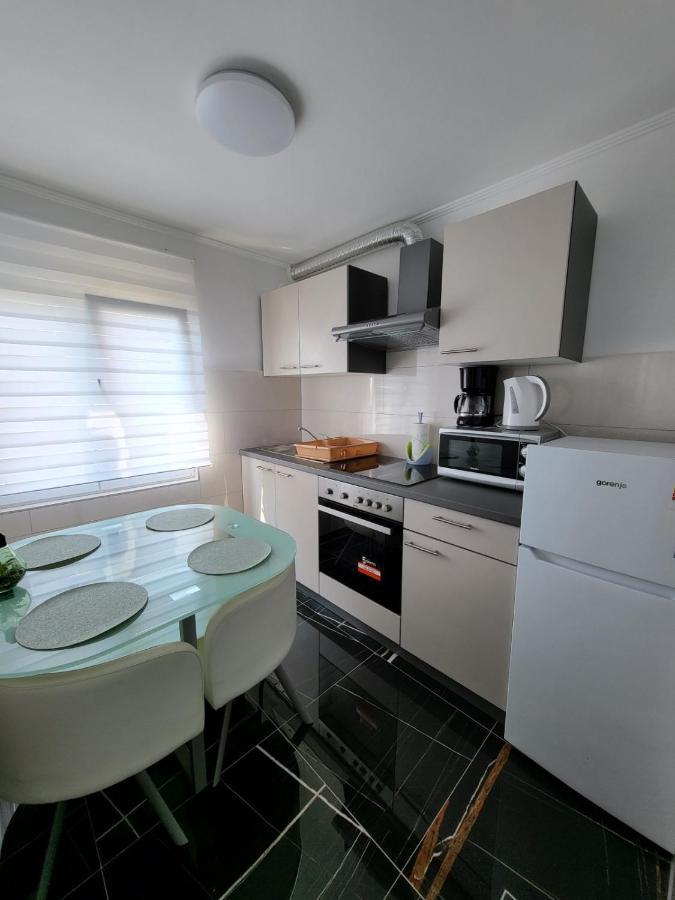 Apartman Dora With Sea View And Terrace Umag Exterior photo