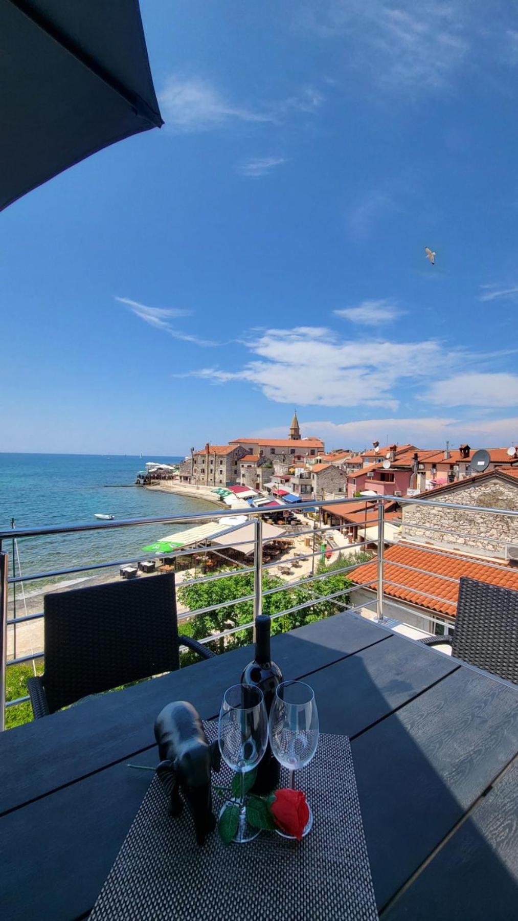 Apartman Dora With Sea View And Terrace Umag Exterior photo