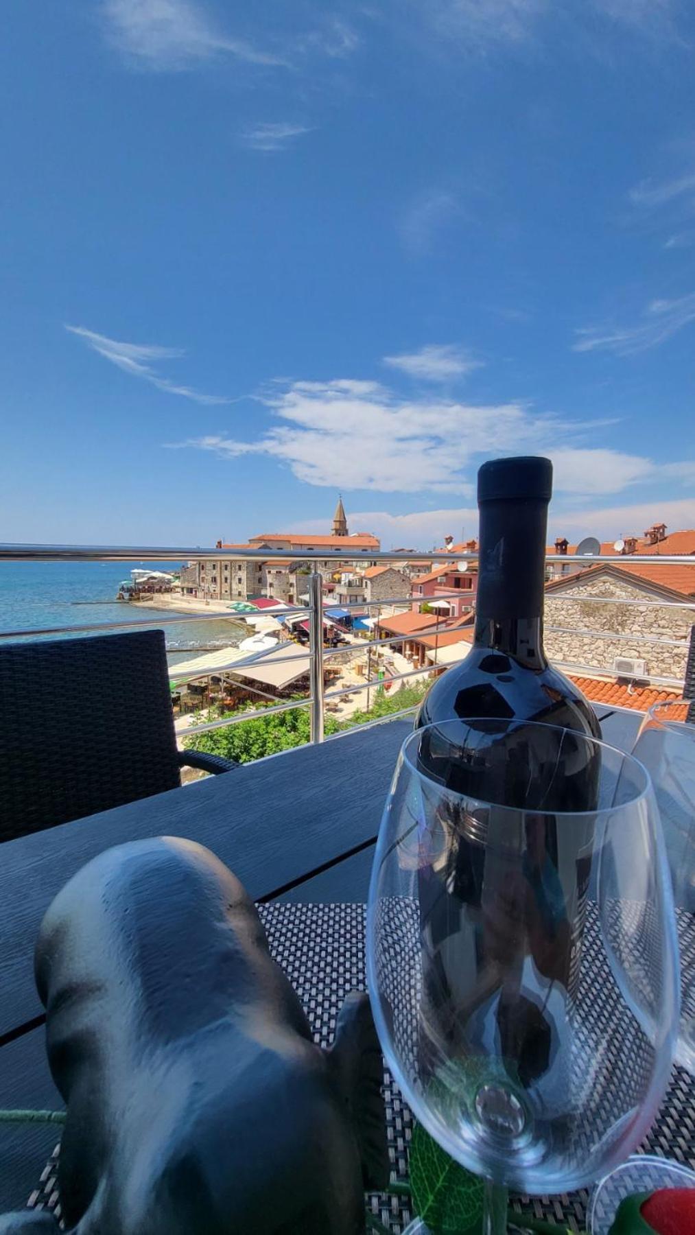Apartman Dora With Sea View And Terrace Umag Exterior photo