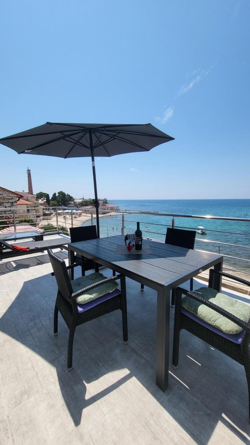 Apartman Dora With Sea View And Terrace Umag Exterior photo